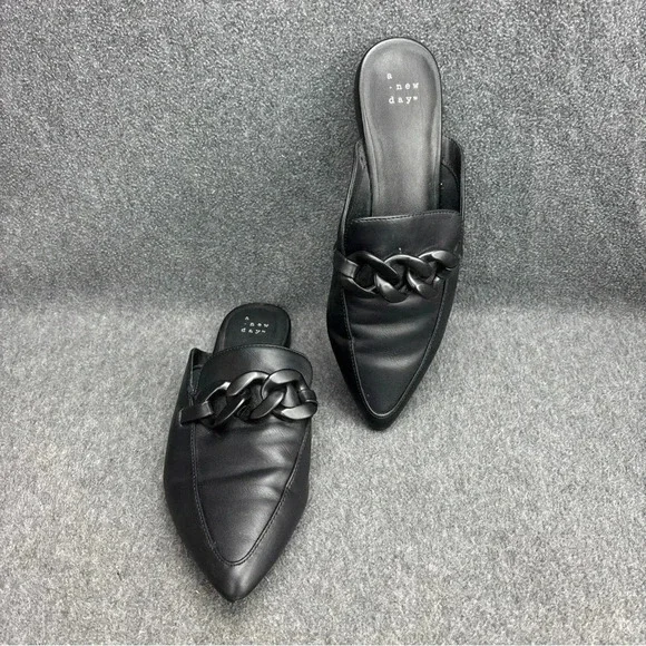 A New Day Women's Amber Slip-On Mule Flats Loafer Black Chain Size 7.5 EUC - Picture 1 of 8